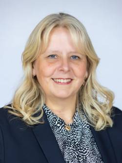 Head and Shoulder profile photo of Elena Round