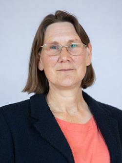 Head and Shoulder profile photo of Alex Kinnersley