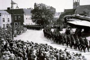 A Halifax bomber on Deansway in Worcester, part of the Wings for Victory campaign. Picture credit: Changing Face of Worcester